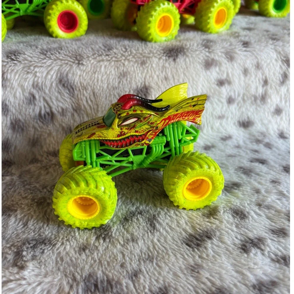 Monster Jam Dragon Monster Truck 1:64 Scale Die-Cast Toy Neon Green Yellow 2020